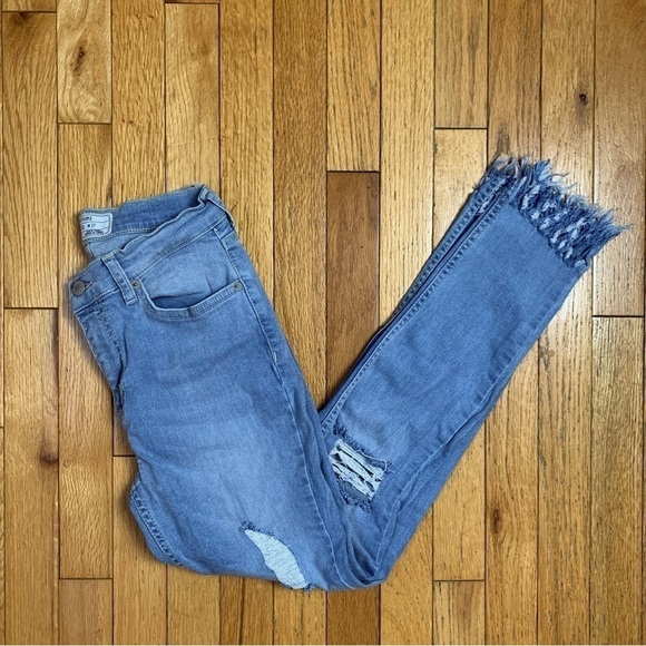 Free People sz 27 Boho Great Heights Frayed Skinny High Rise Crop Jeans - Picture 2 of 8
